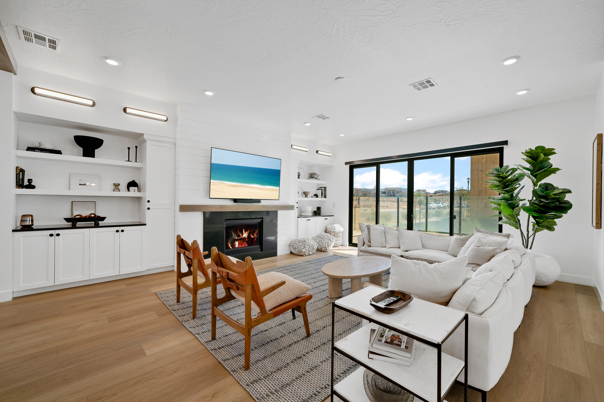 White Sands - Interior 1