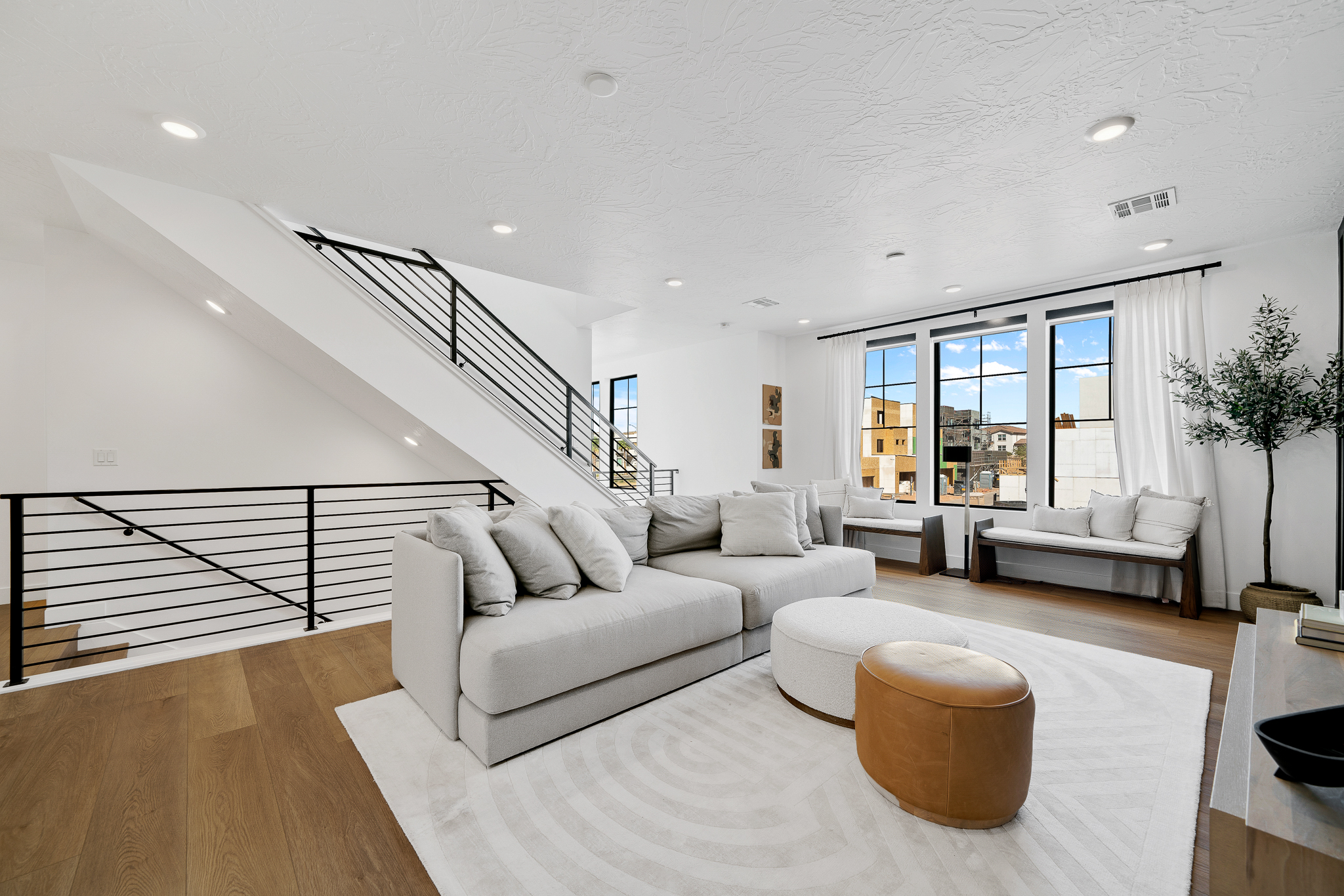 White Sands - Interior 5