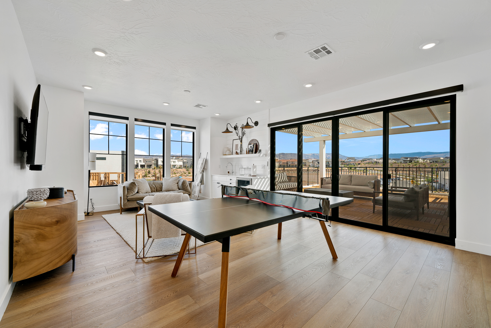 White Sands - Interior 3