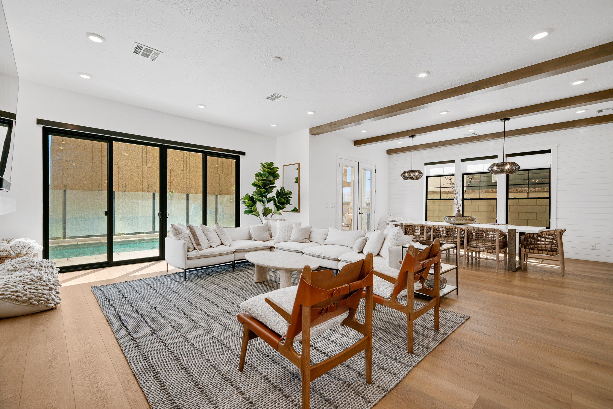 White Sands - Interior 1