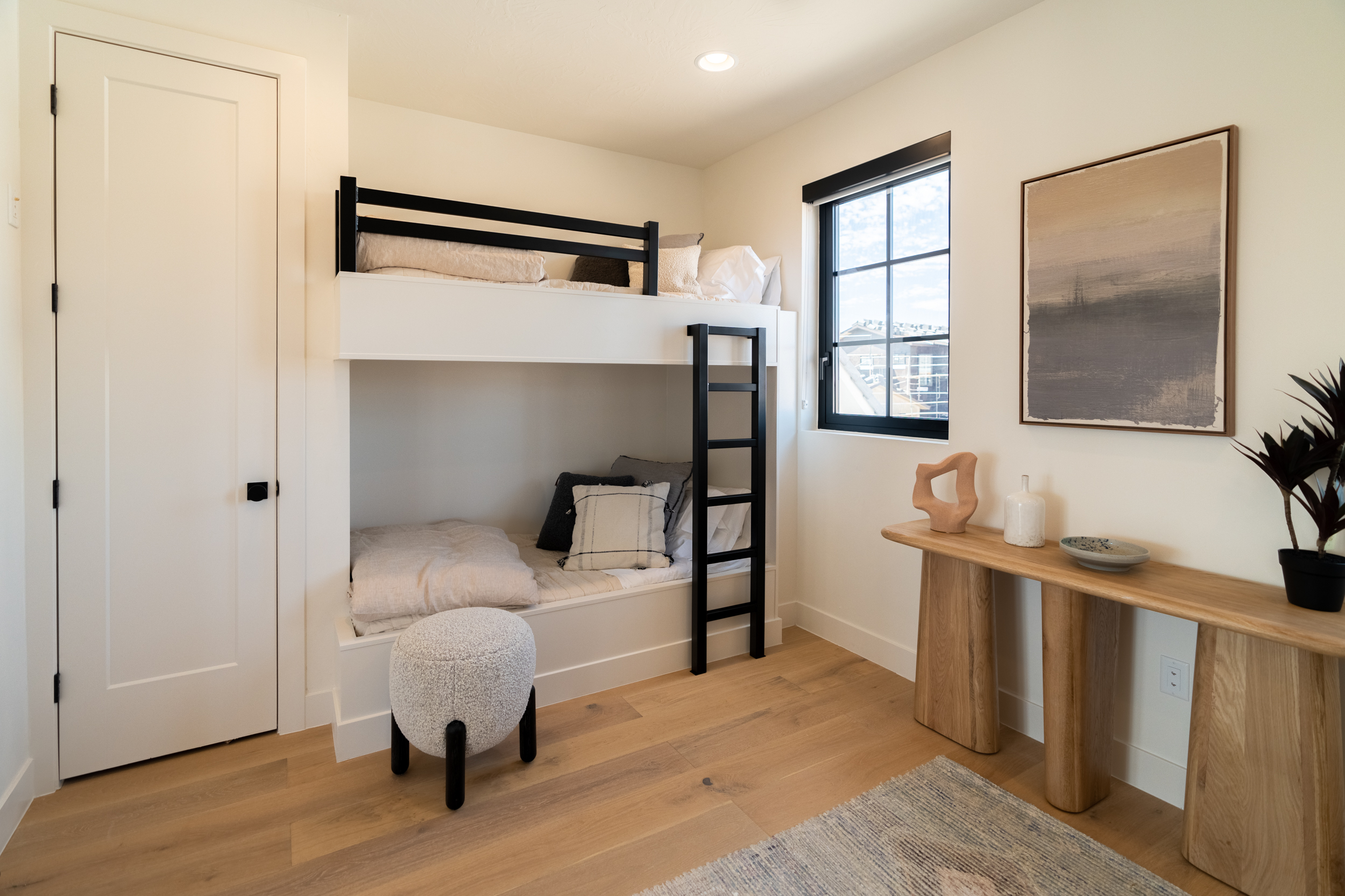 Cyan Heights - Interior 2