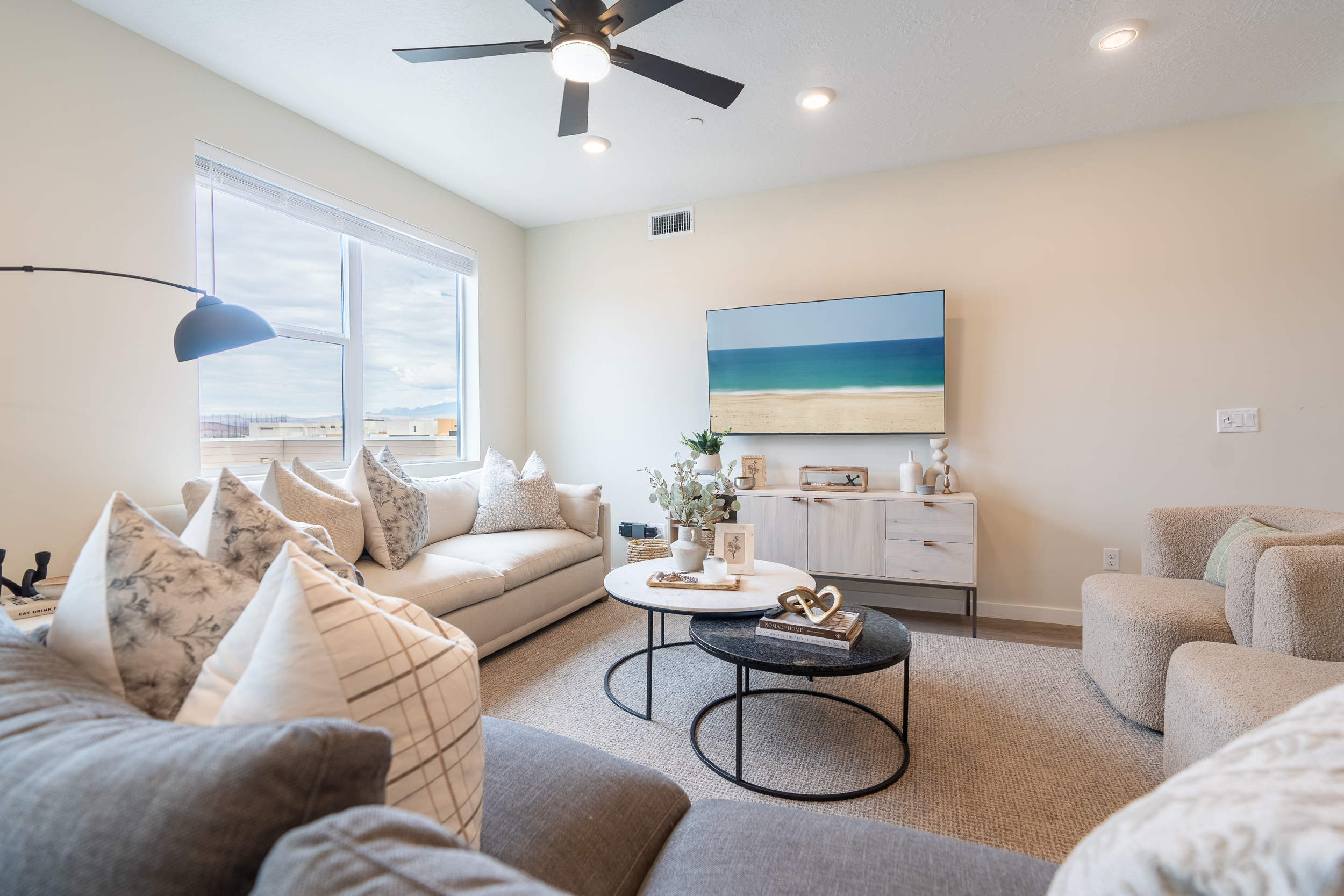 Desert Promenade - Interior 4