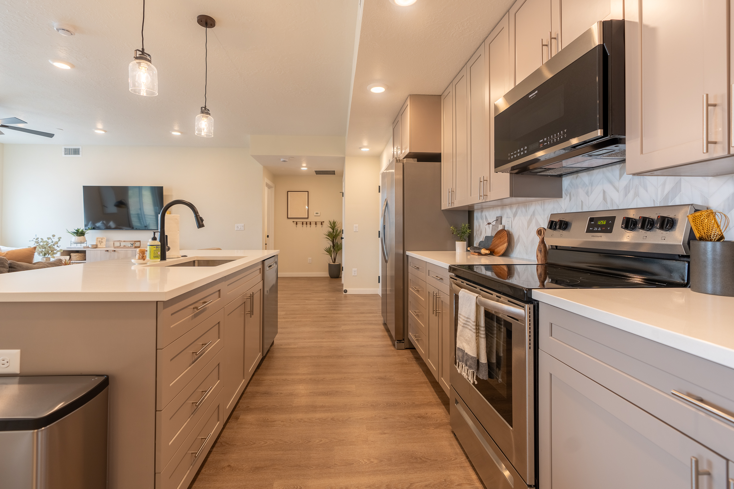 Desert Promenade - Interior 4