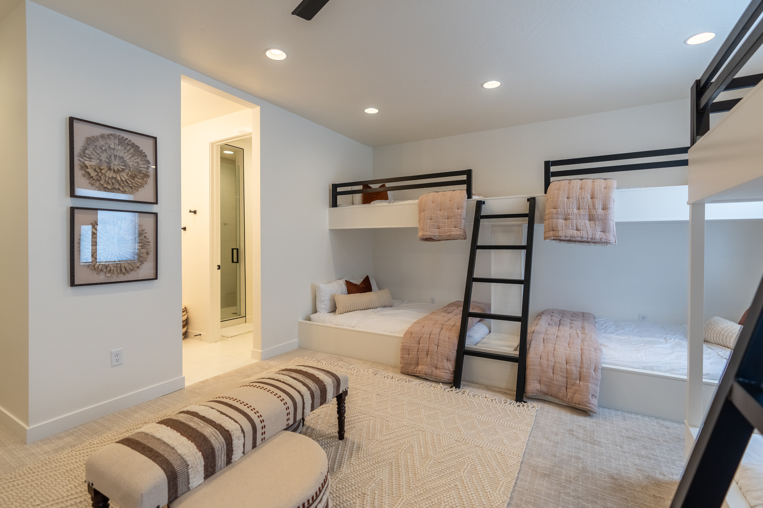Desert Rey - Interior 1