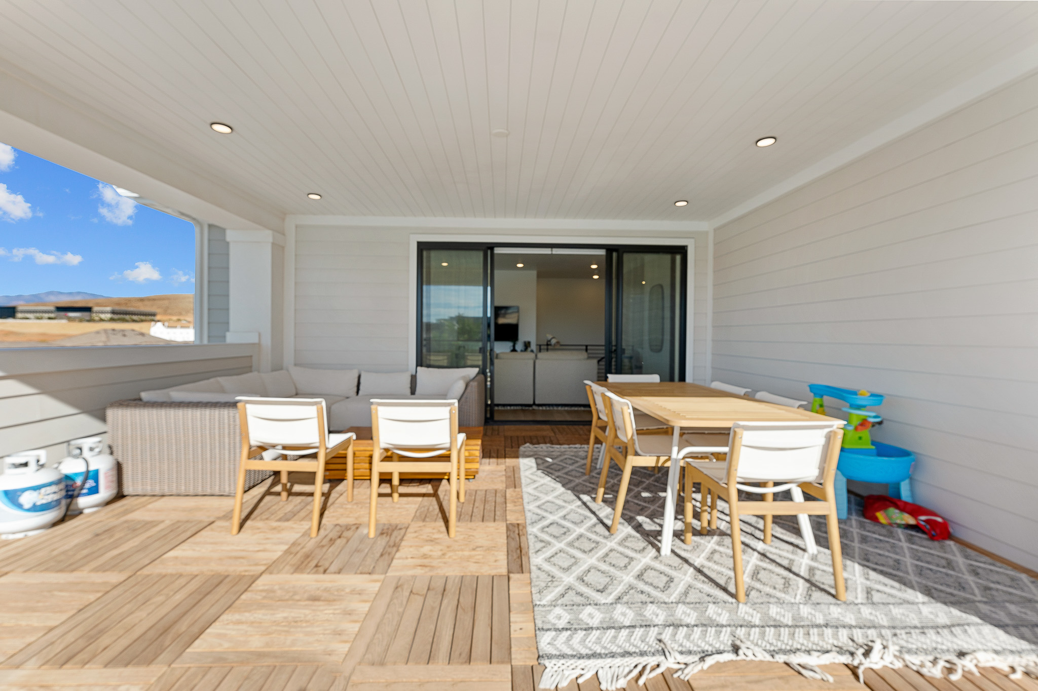 Edgewater - Interior 2