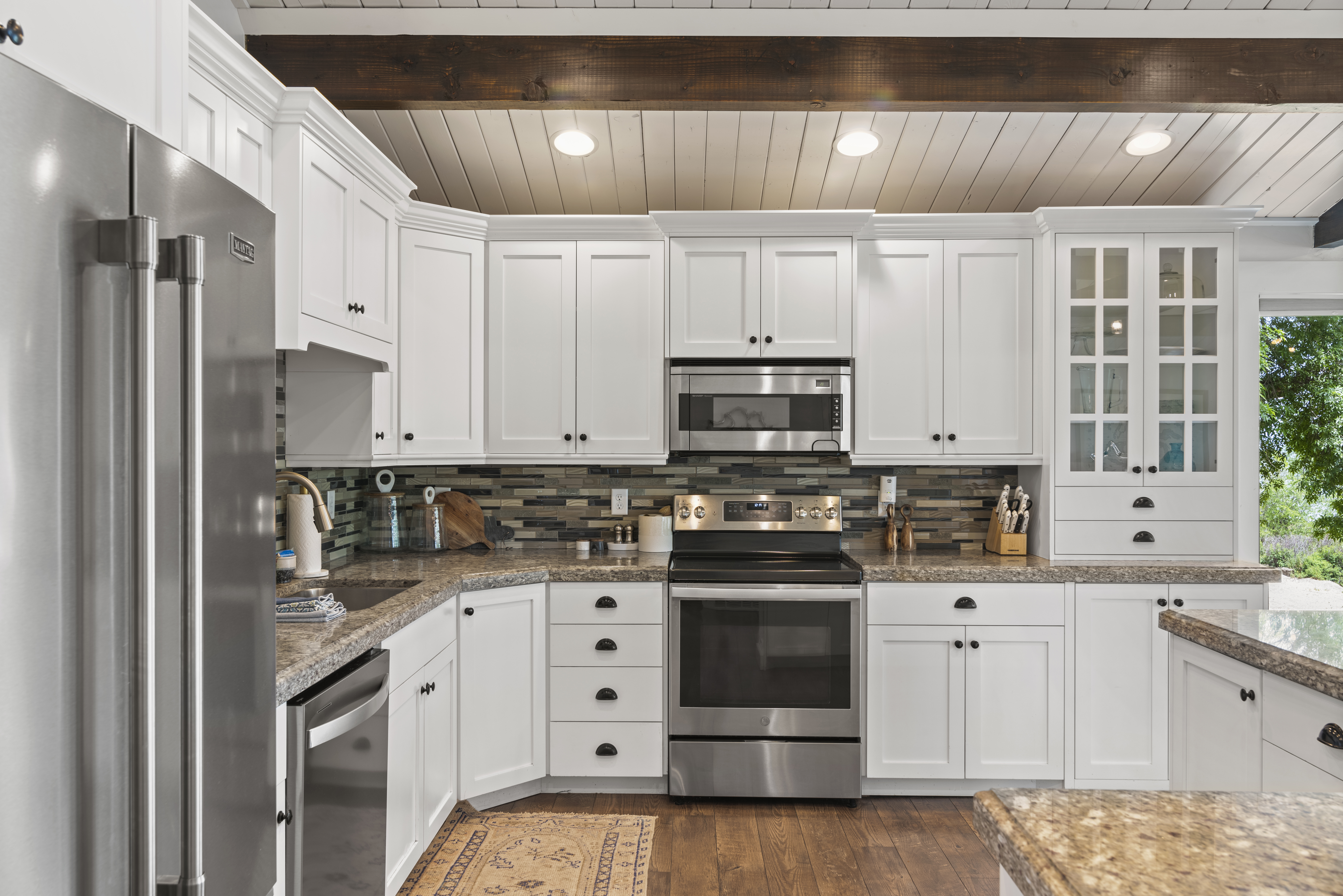 Ember | Lakefront - Interior 5