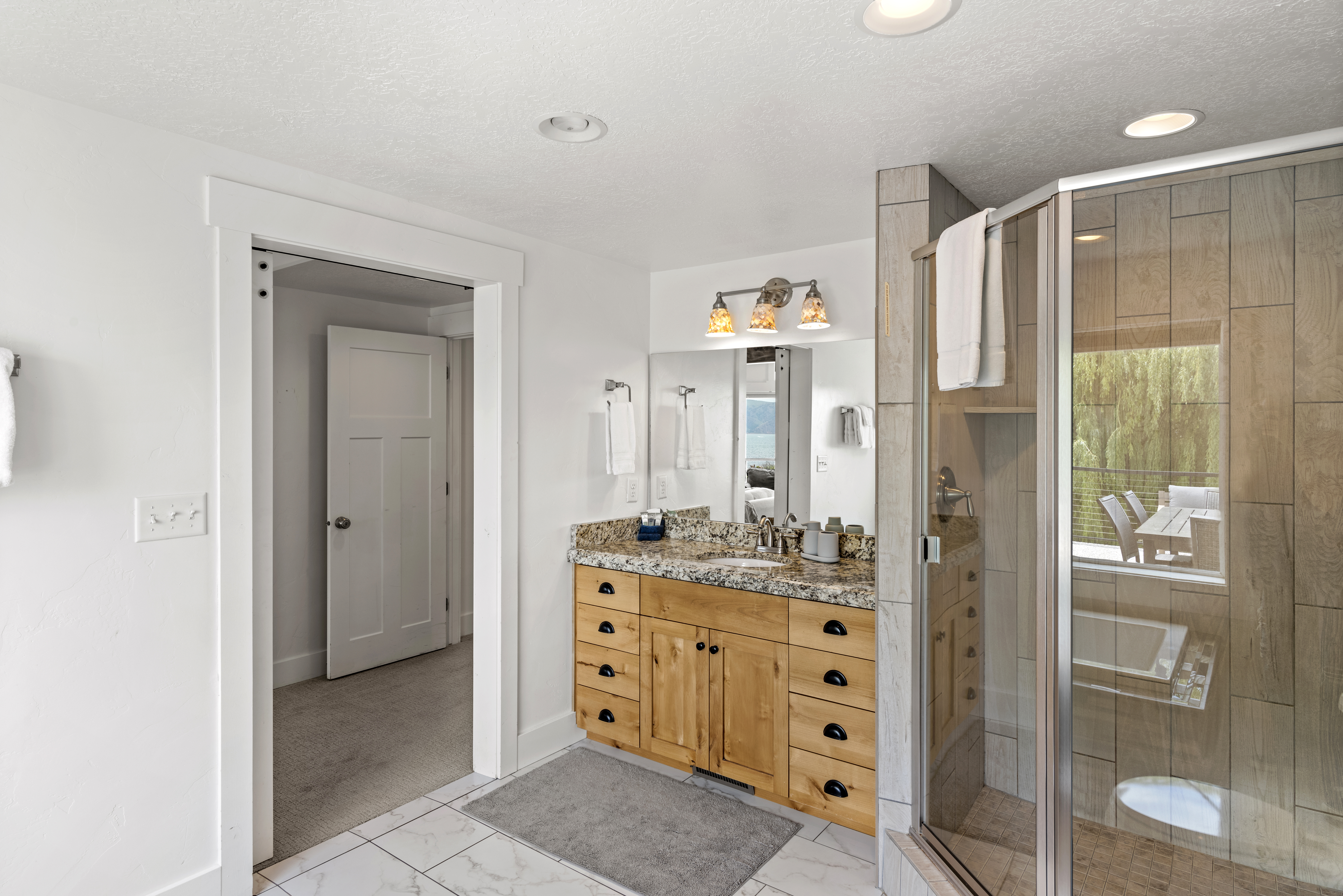 Ember | Lakefront - Interior 1