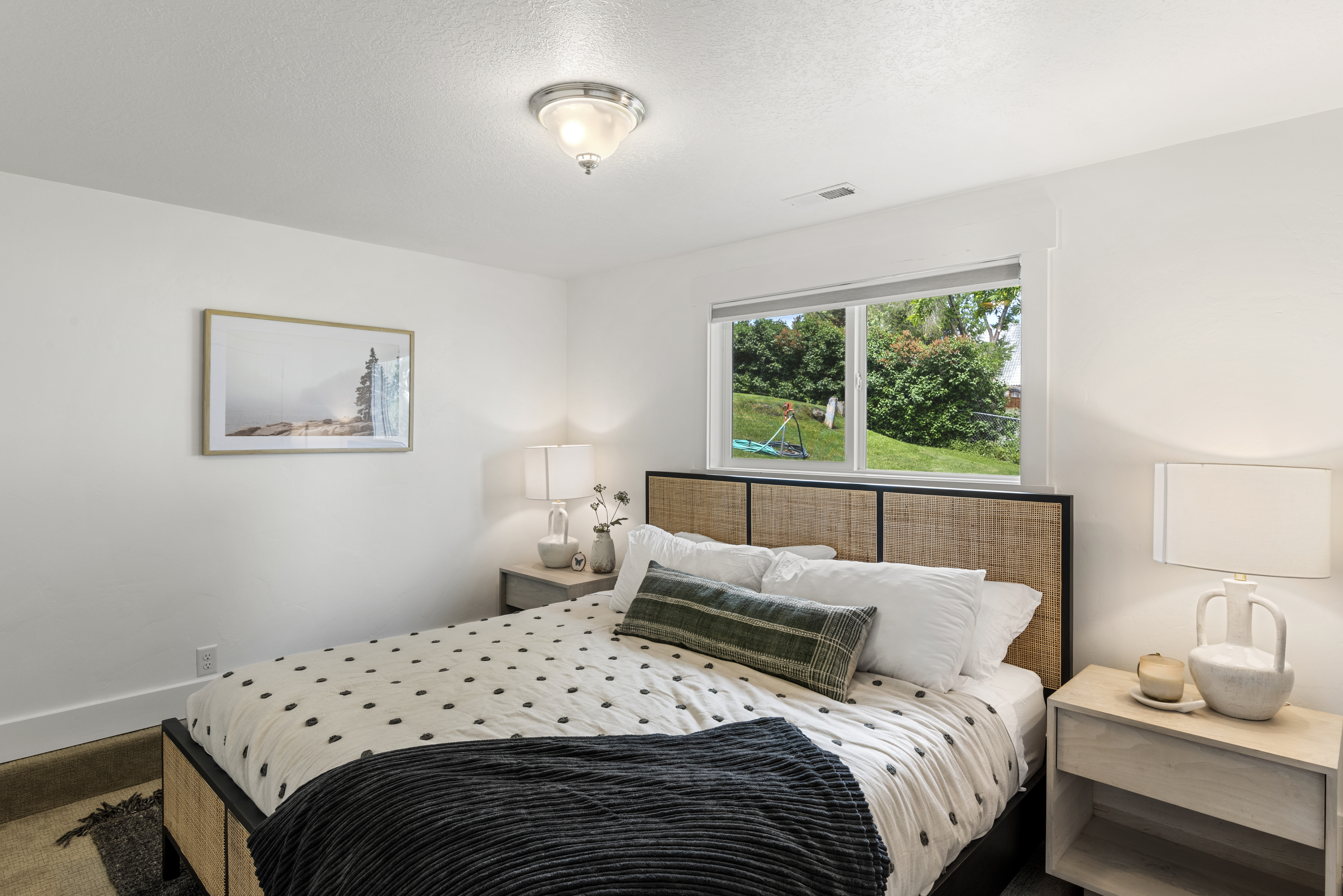 Ember | Lakefront - Interior 5