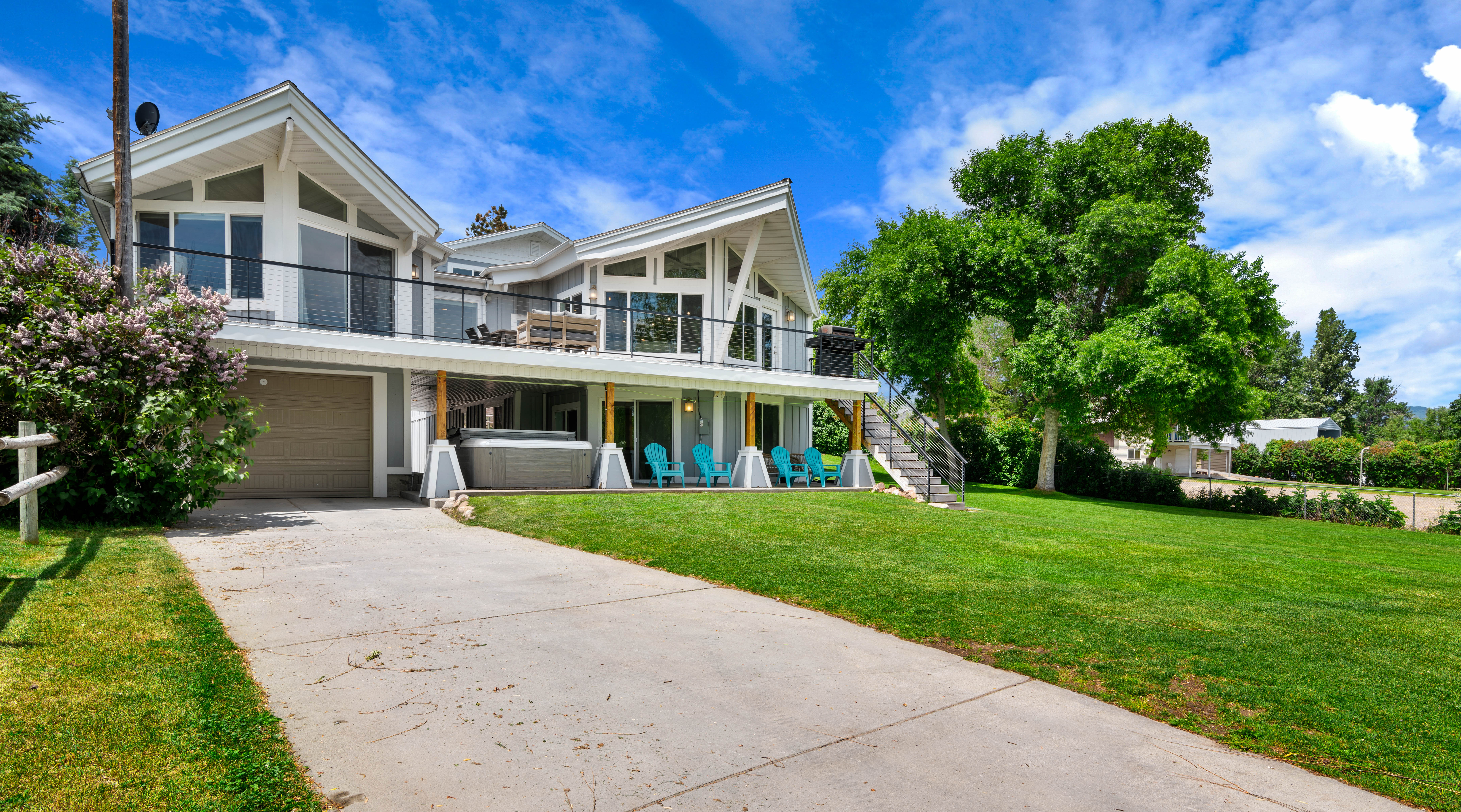 Ember | Lakefront - Interior 1