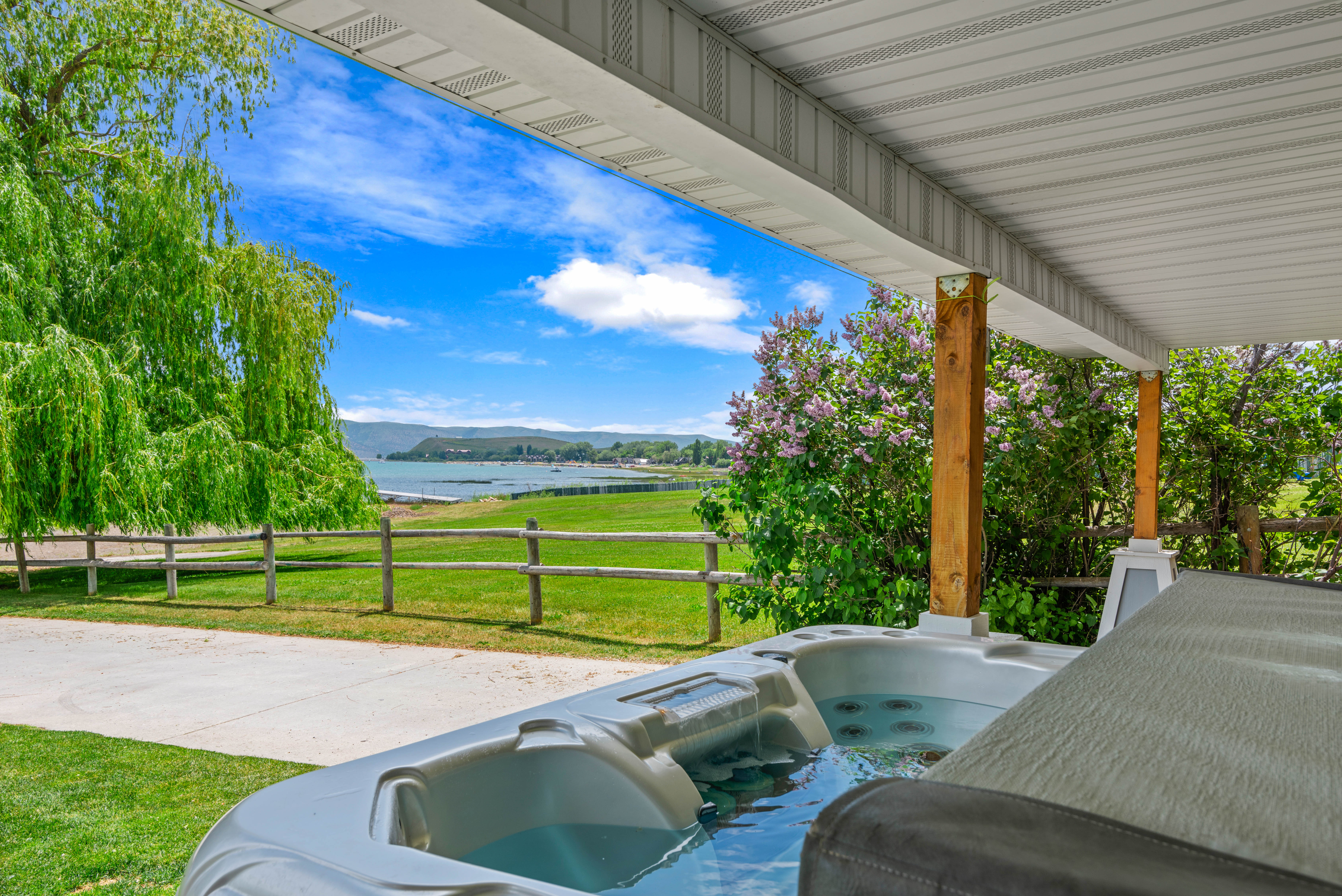 Ember | Lakefront - Interior 3