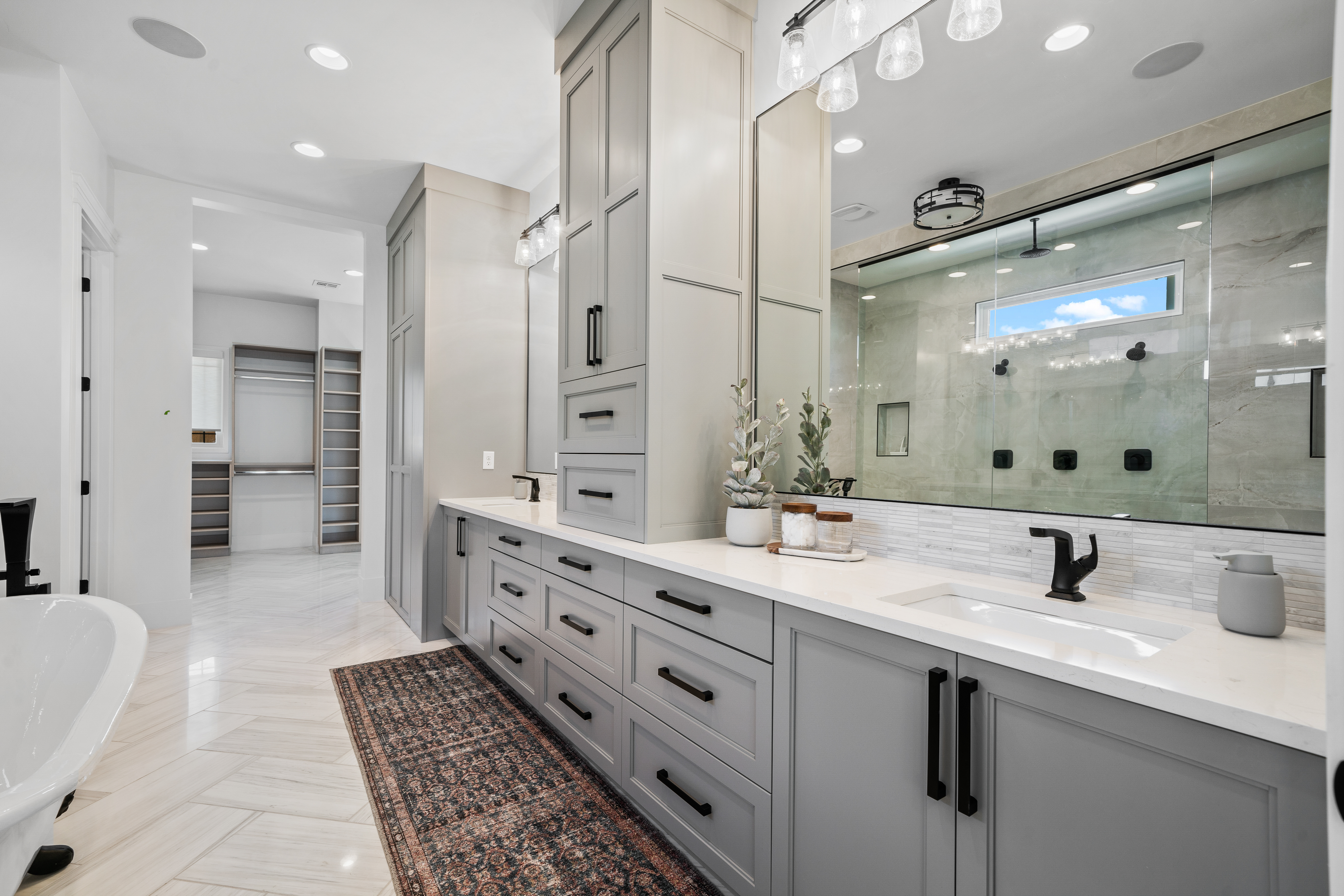 McKenzie - Interior 2