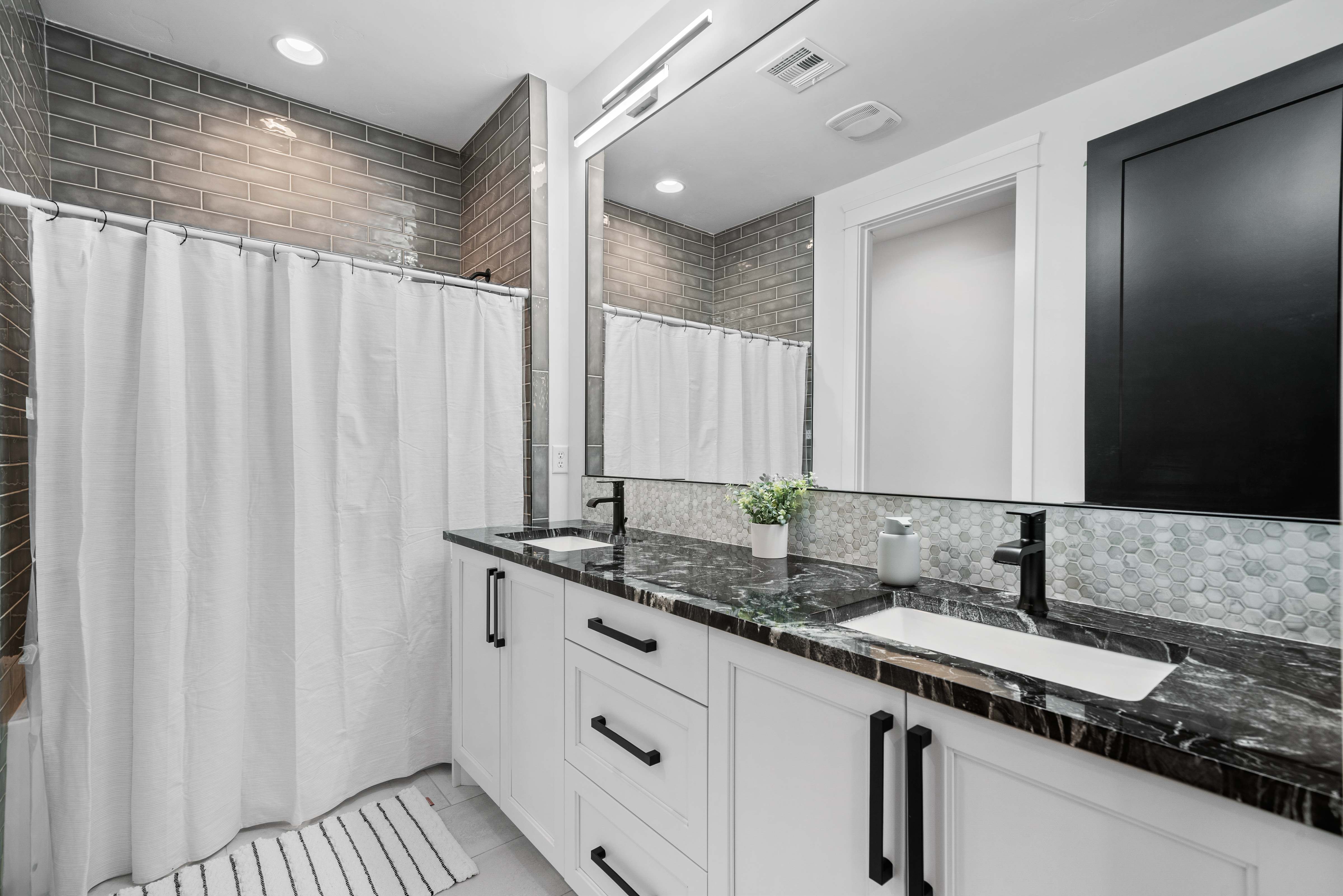 McKenzie - Interior 1