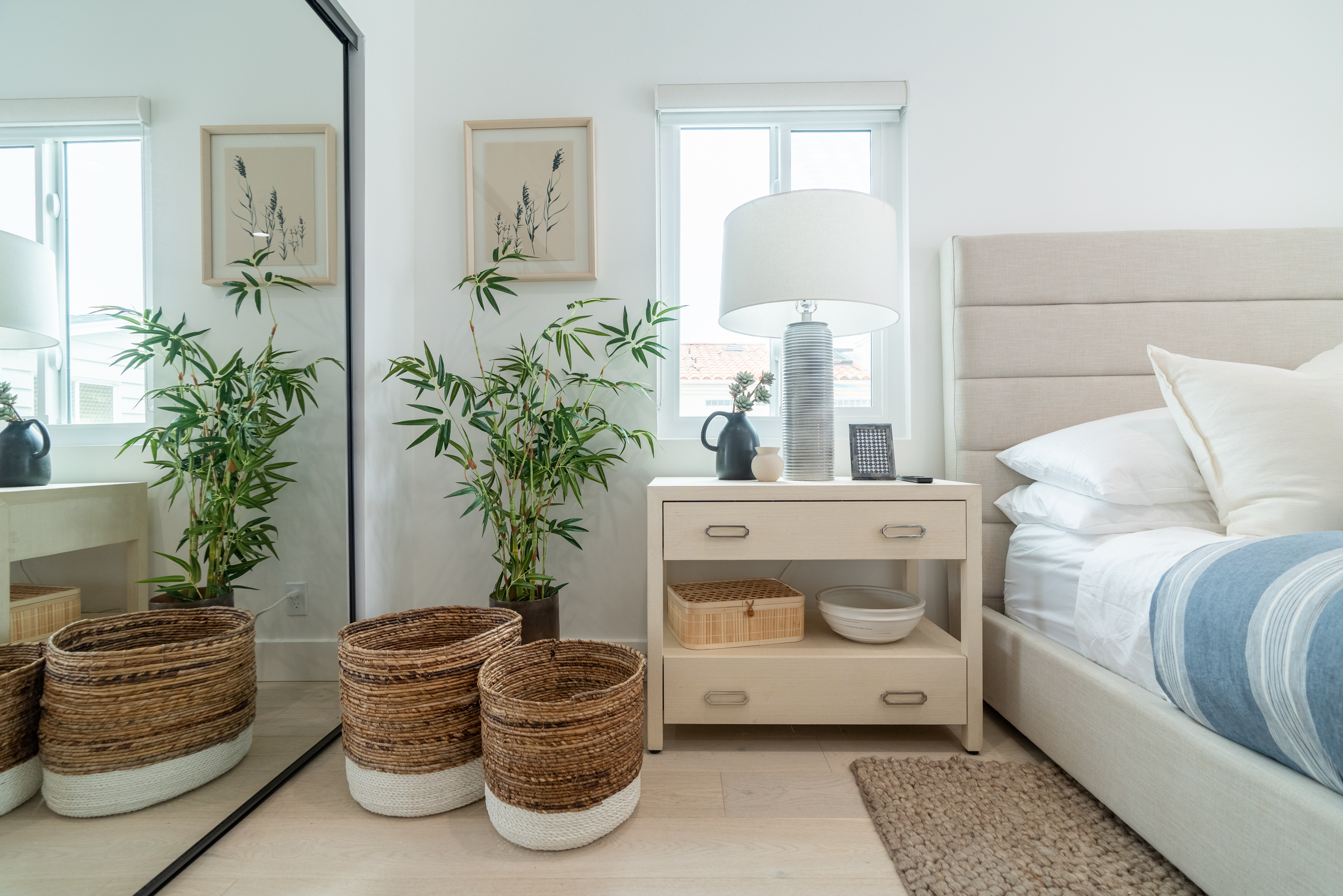 Adrien - Interior 2